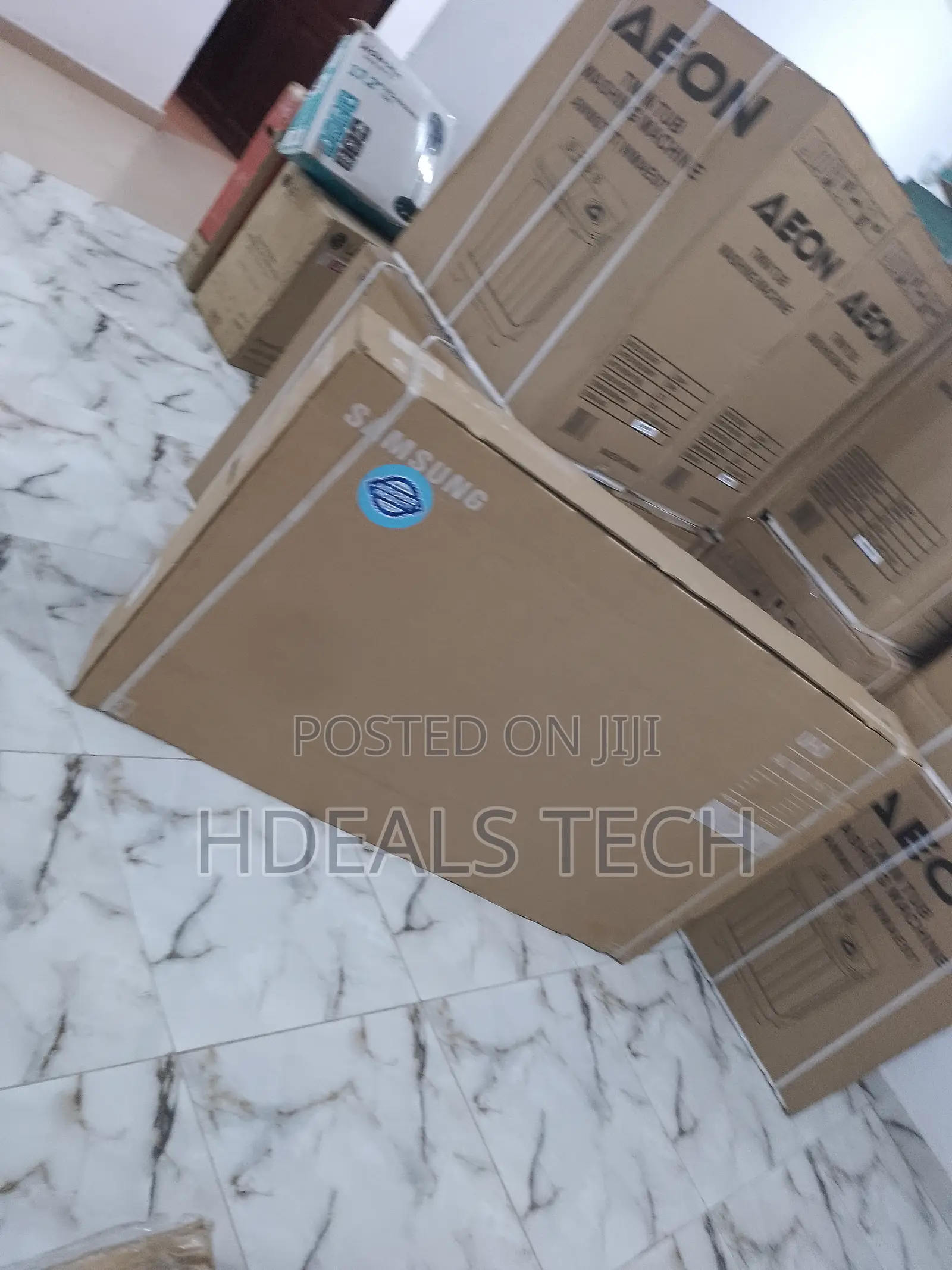 The Smart Samsung TV 65 INCHES.