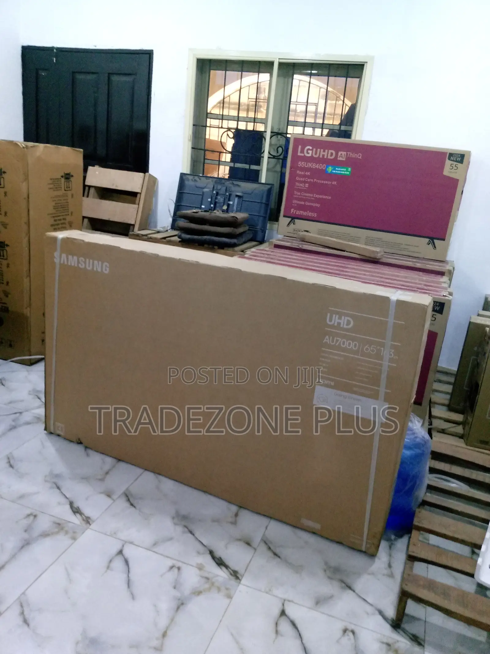 Durable Au7000 Samsung Smart TV