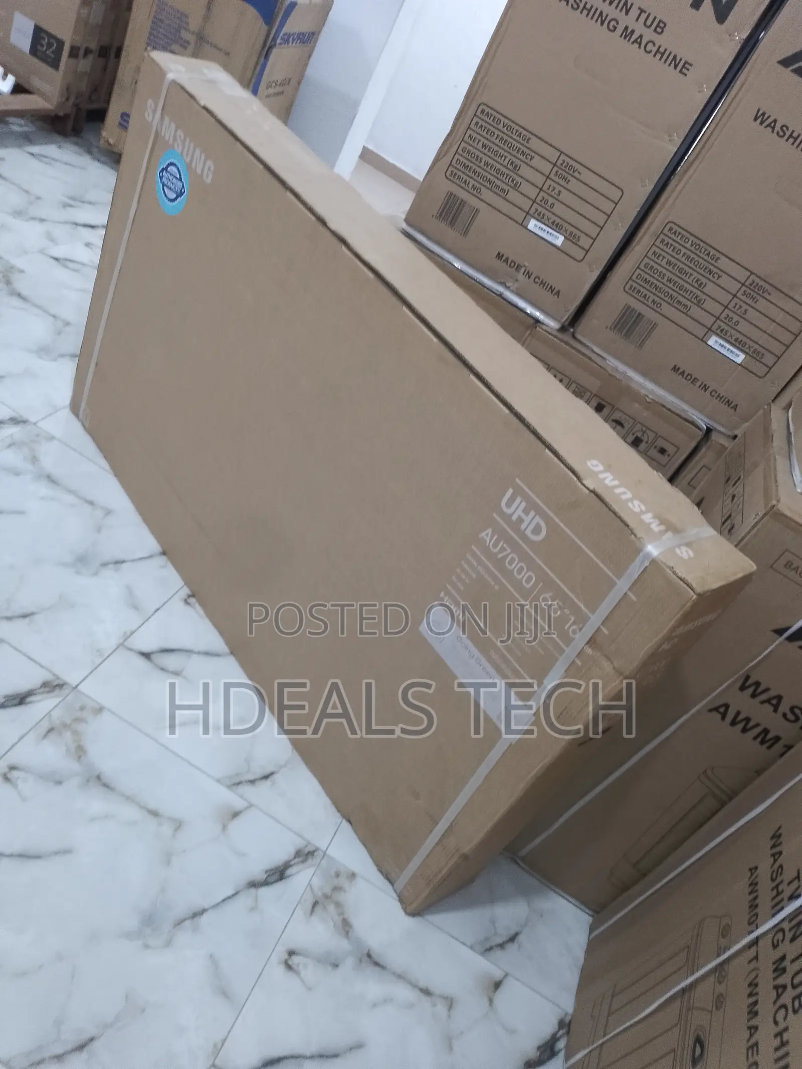 Samsung Smart 65'' UHD TV.