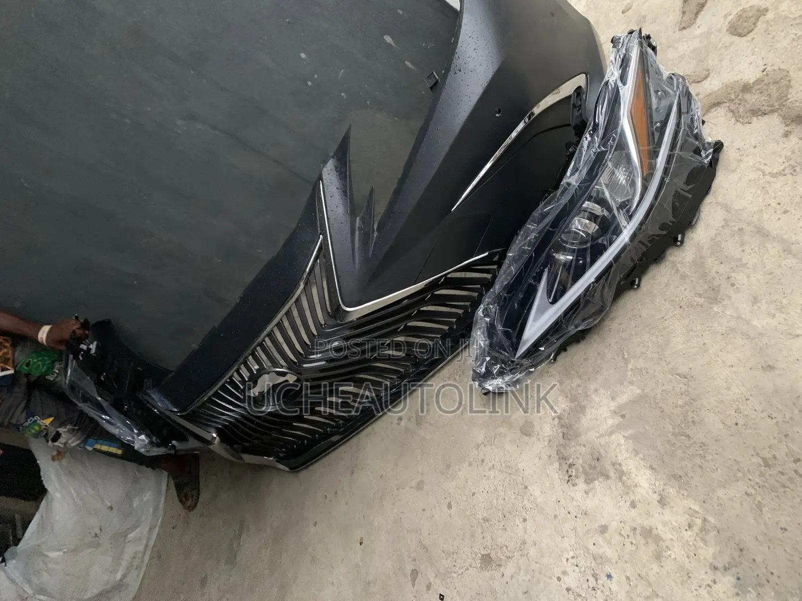 Complete Front Bumper And Headlamp For Es350 2022 Available