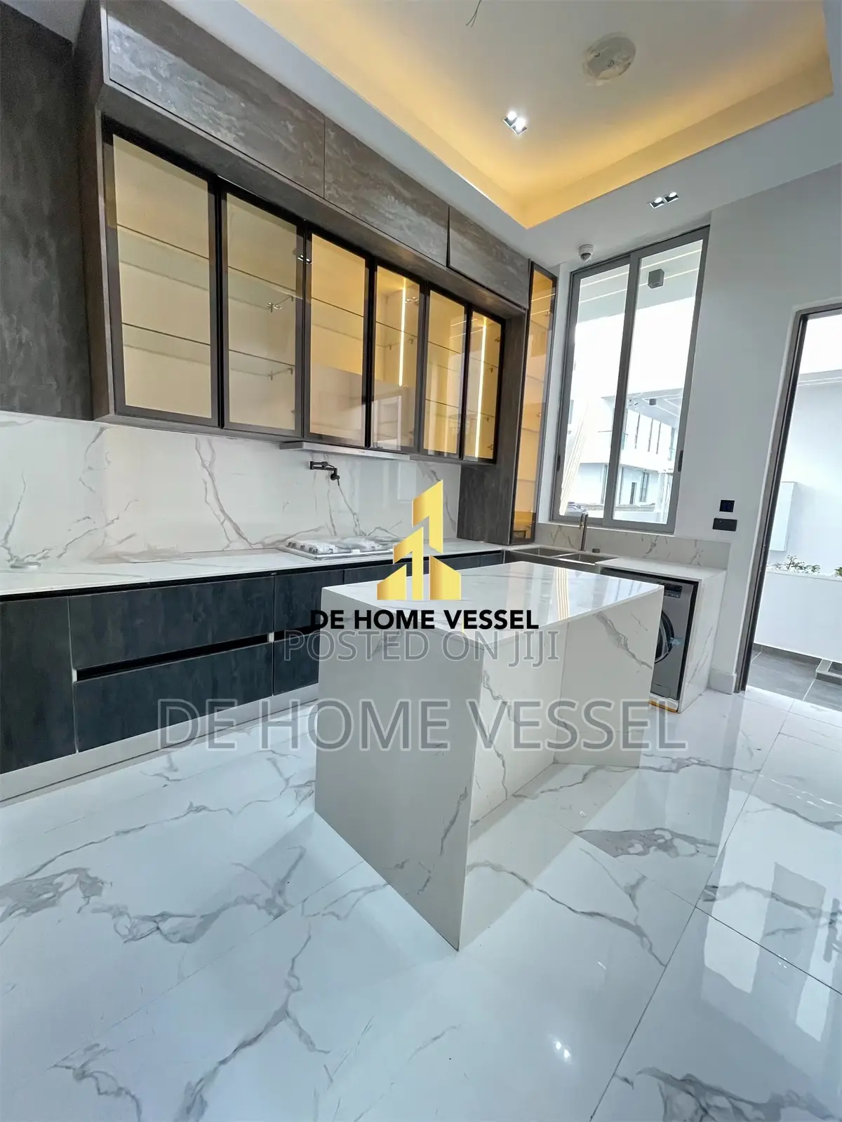 5bdrm Duplex in Osapa london for sale