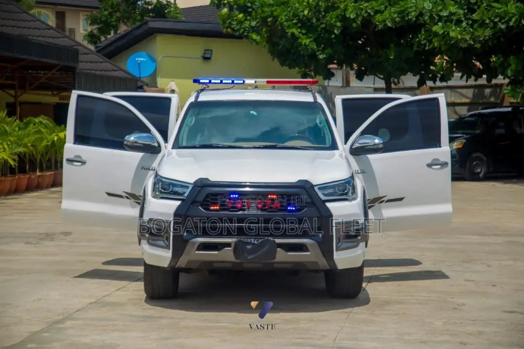 Upgraded 2021 Hilux Hire (Petrol)
