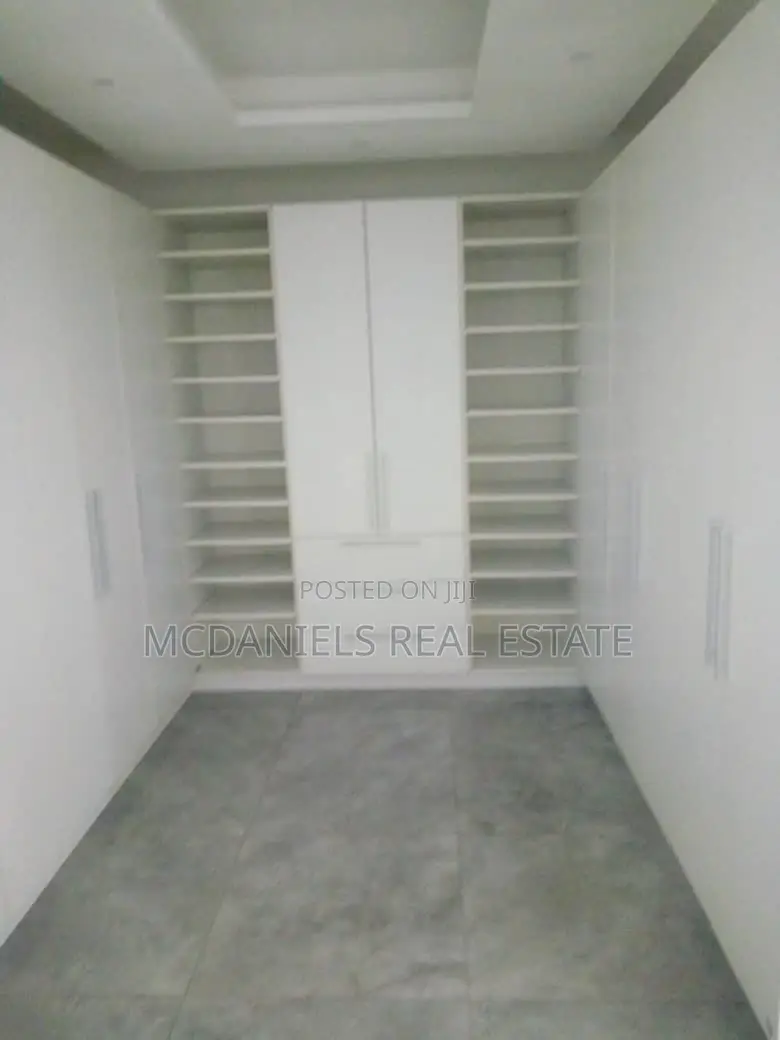 5bdrm House in Victoria Island Extension for sale