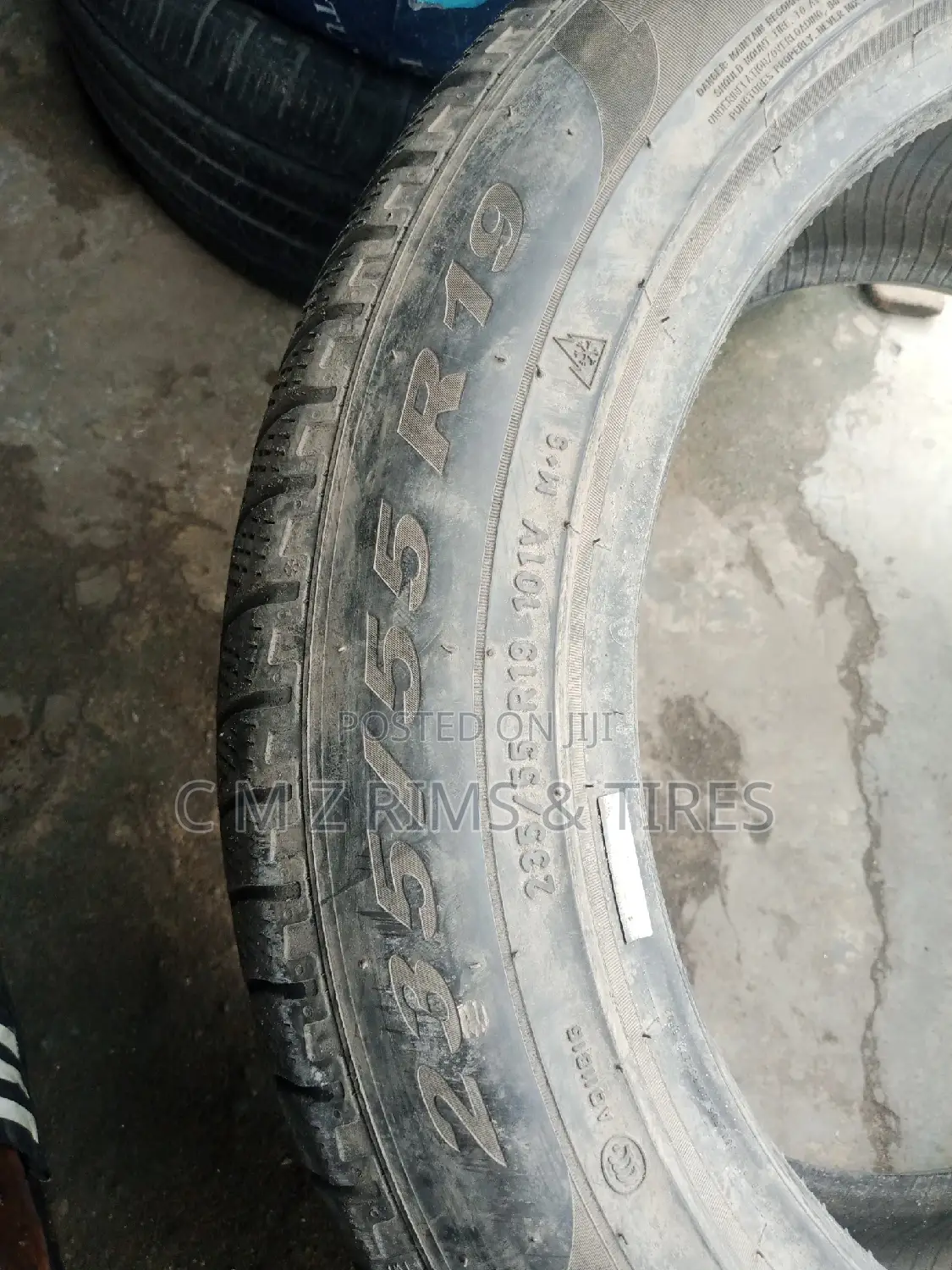 235/55r19 Tokunbo Tires