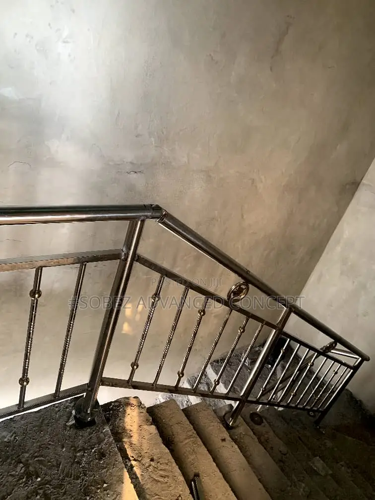 Well Fitted Hand Rail