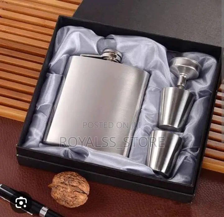225/250ml Hip Flask Whiskey/Gin Bottle SET With Key Holder