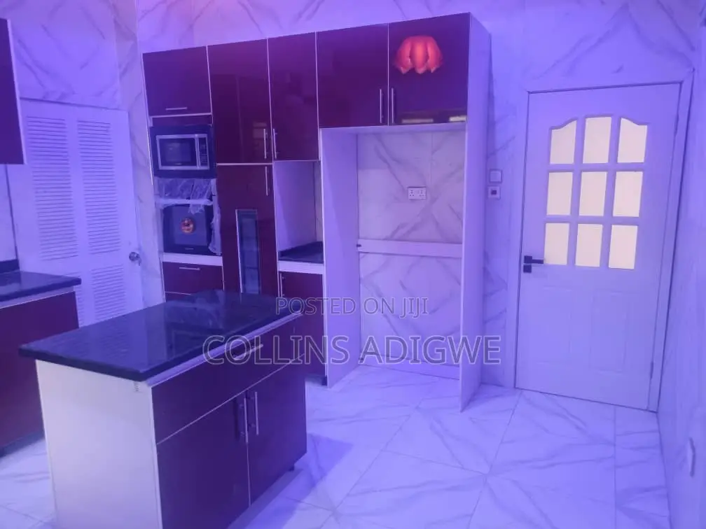 4bdrm Duplex in Oral Estate Chevron for sale