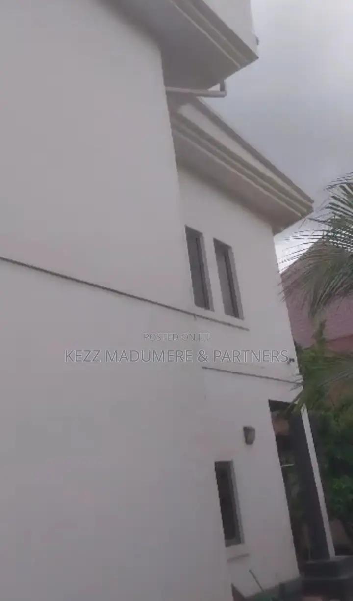 10bdrm Duplex in Suncity Estate , for sale