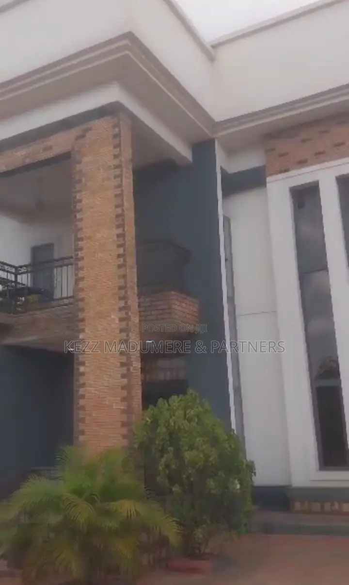 10bdrm Duplex in Suncity Estate , for sale