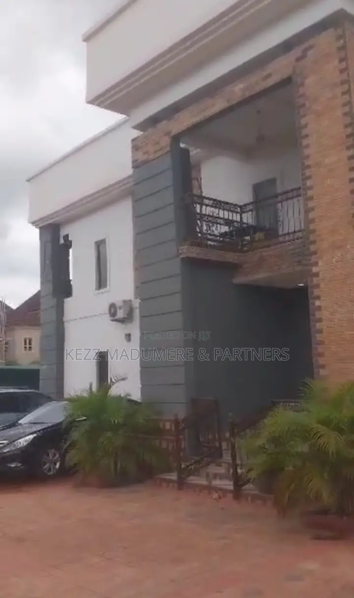 10bdrm Duplex in Suncity Estate , for sale
