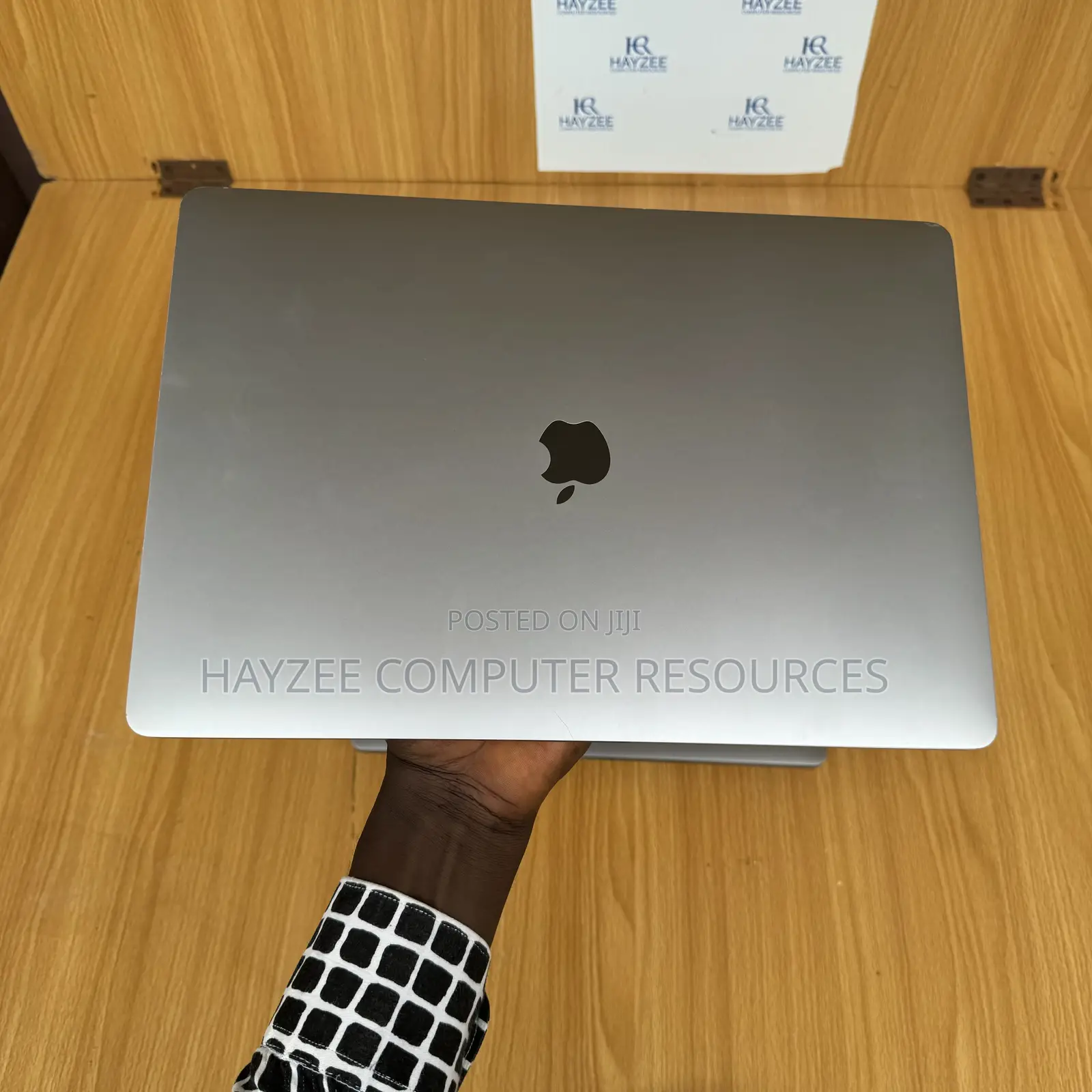 Laptop Apple MacBook Pro 2019 16GB Intel Core I9 SSD 1T