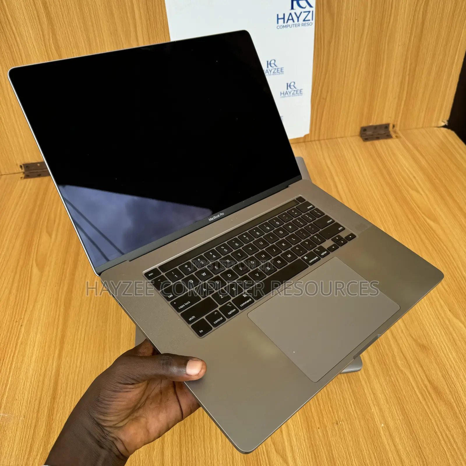 Laptop Apple MacBook Pro 2019 16GB Intel Core I9 SSD 1T