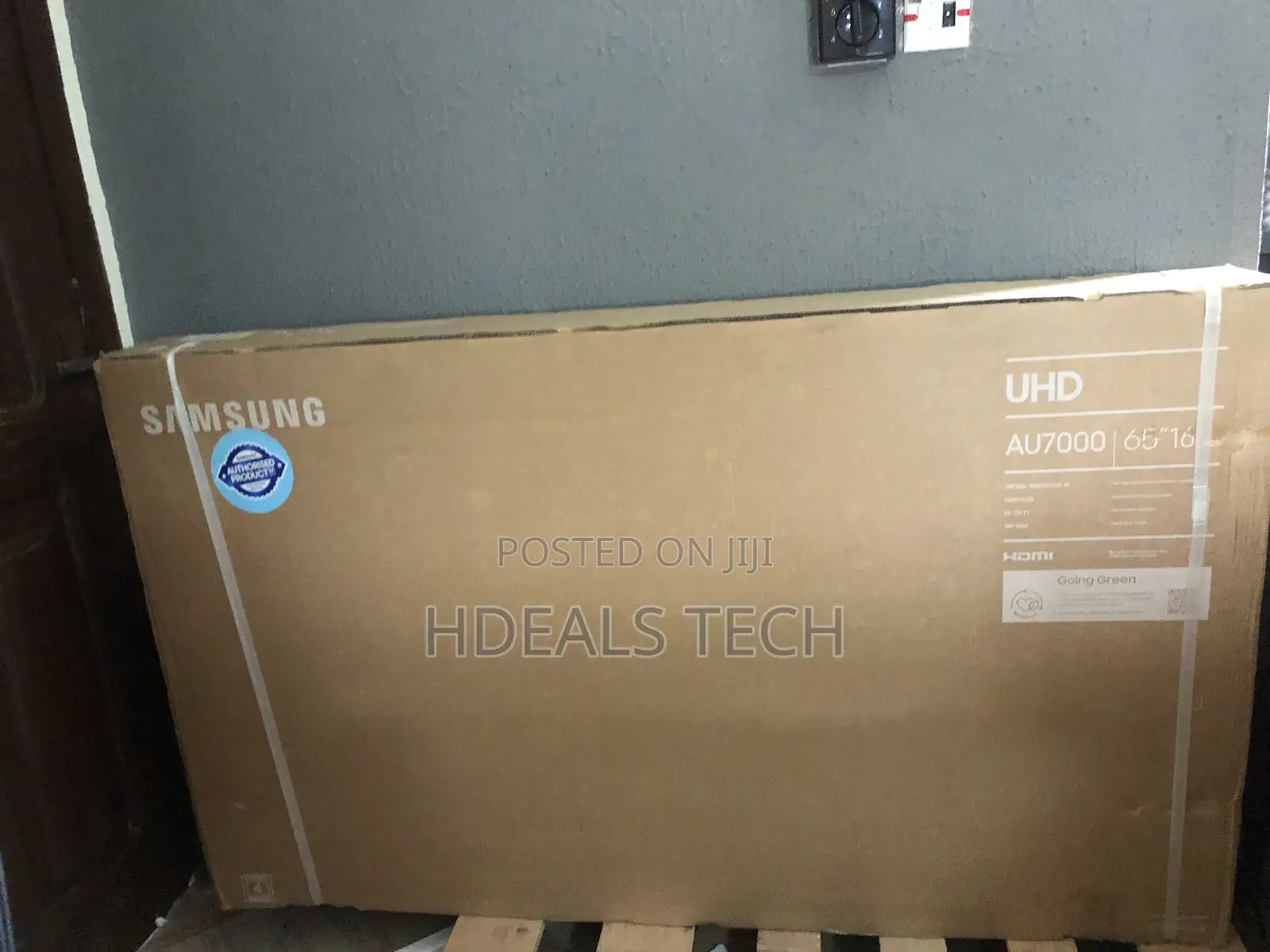 Unique Samsung TV | 65 Inches Smart Television.