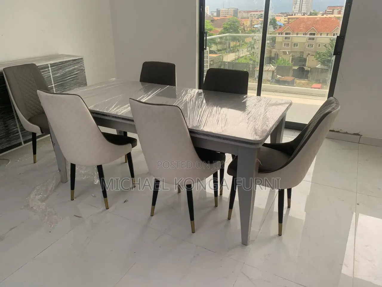 Classic 6 Seater Dinning