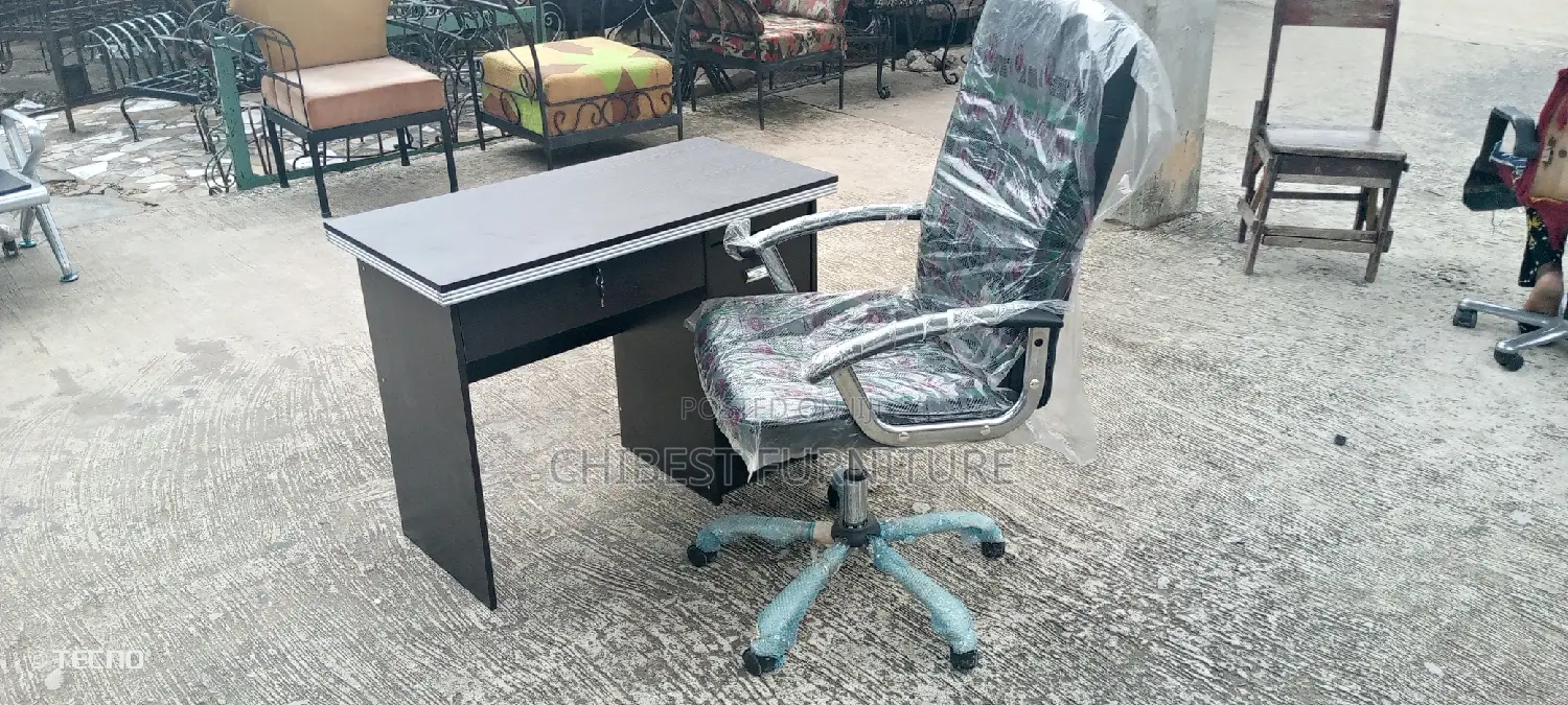Standard Executive Table and Chair for Office