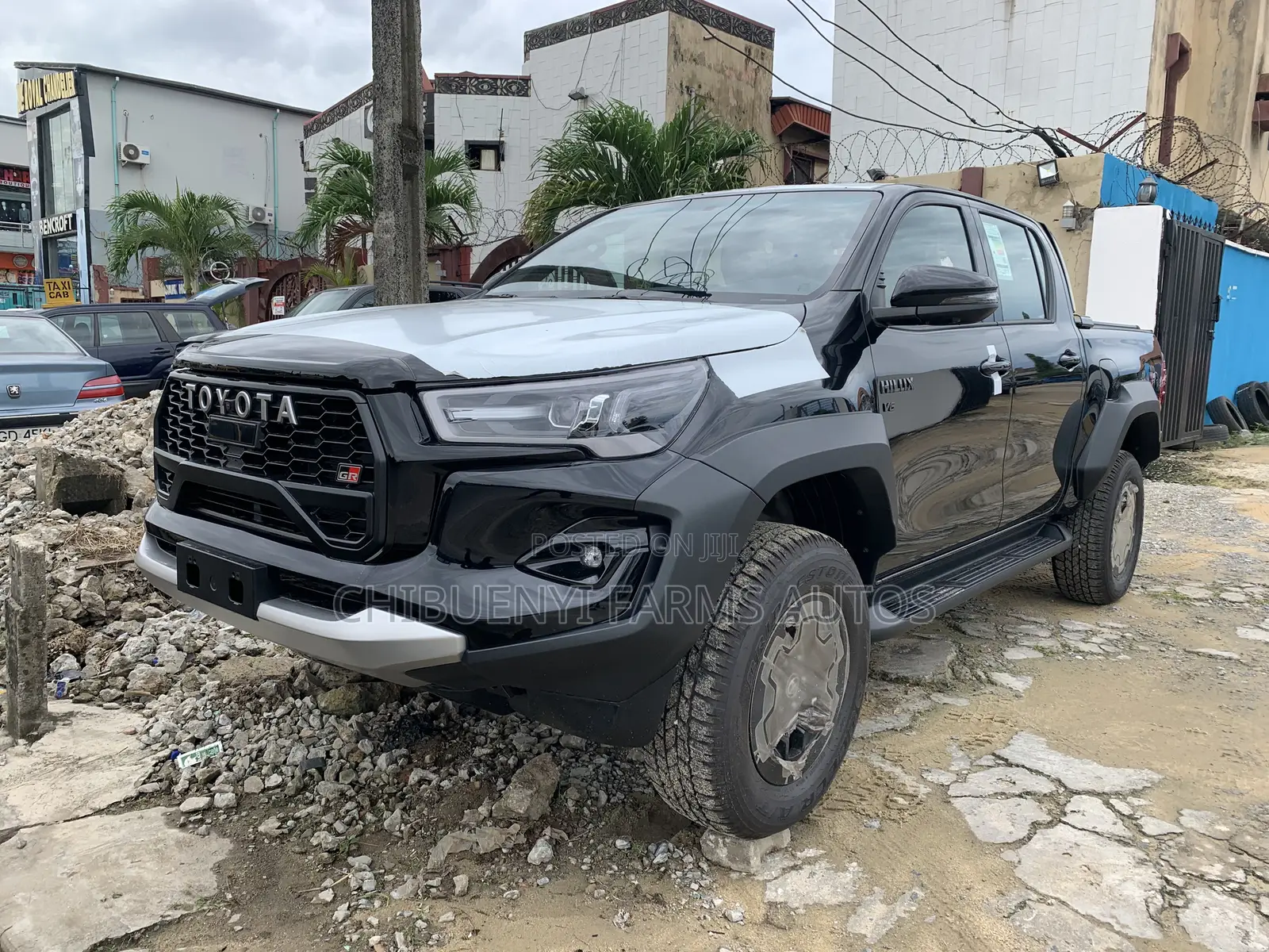 New Toyota Hilux 2024 Black