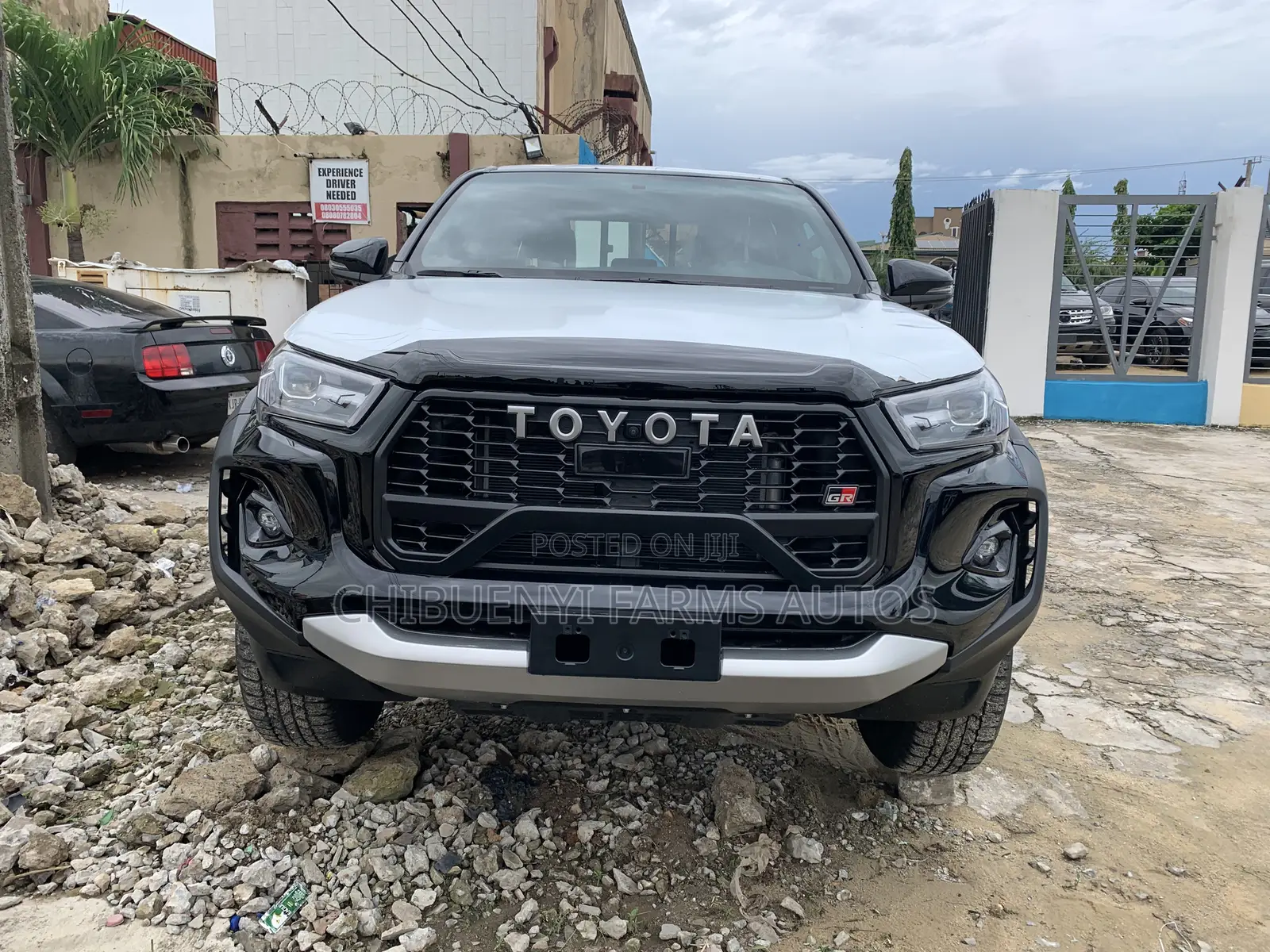 New Toyota Hilux 2024 Black