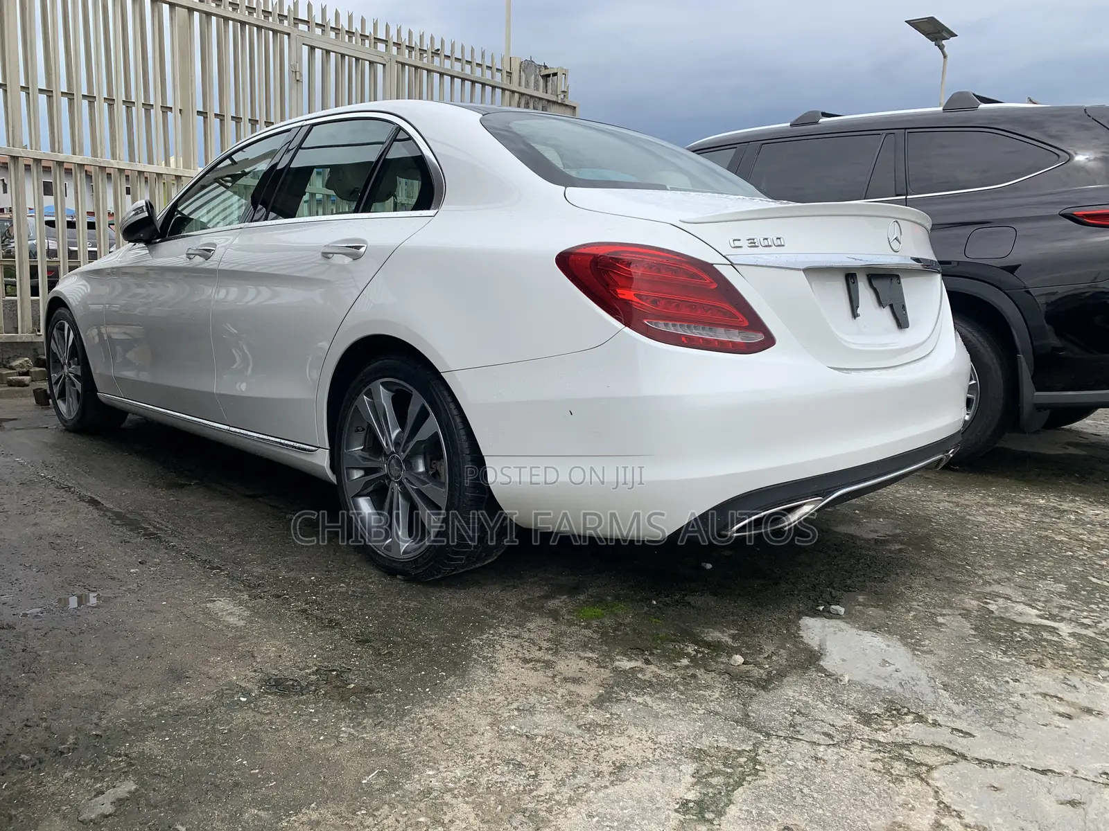 Mercedes-Benz C300 Luxury 4dr AWD 4Matic Sedan (2.0L 4cyl 7A) 2015