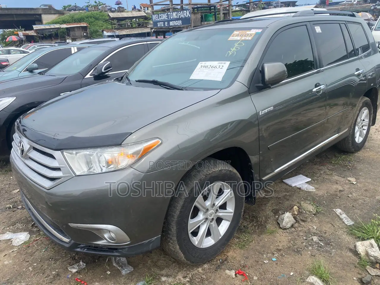 Toyota Highlander SE 2012 Burgundy