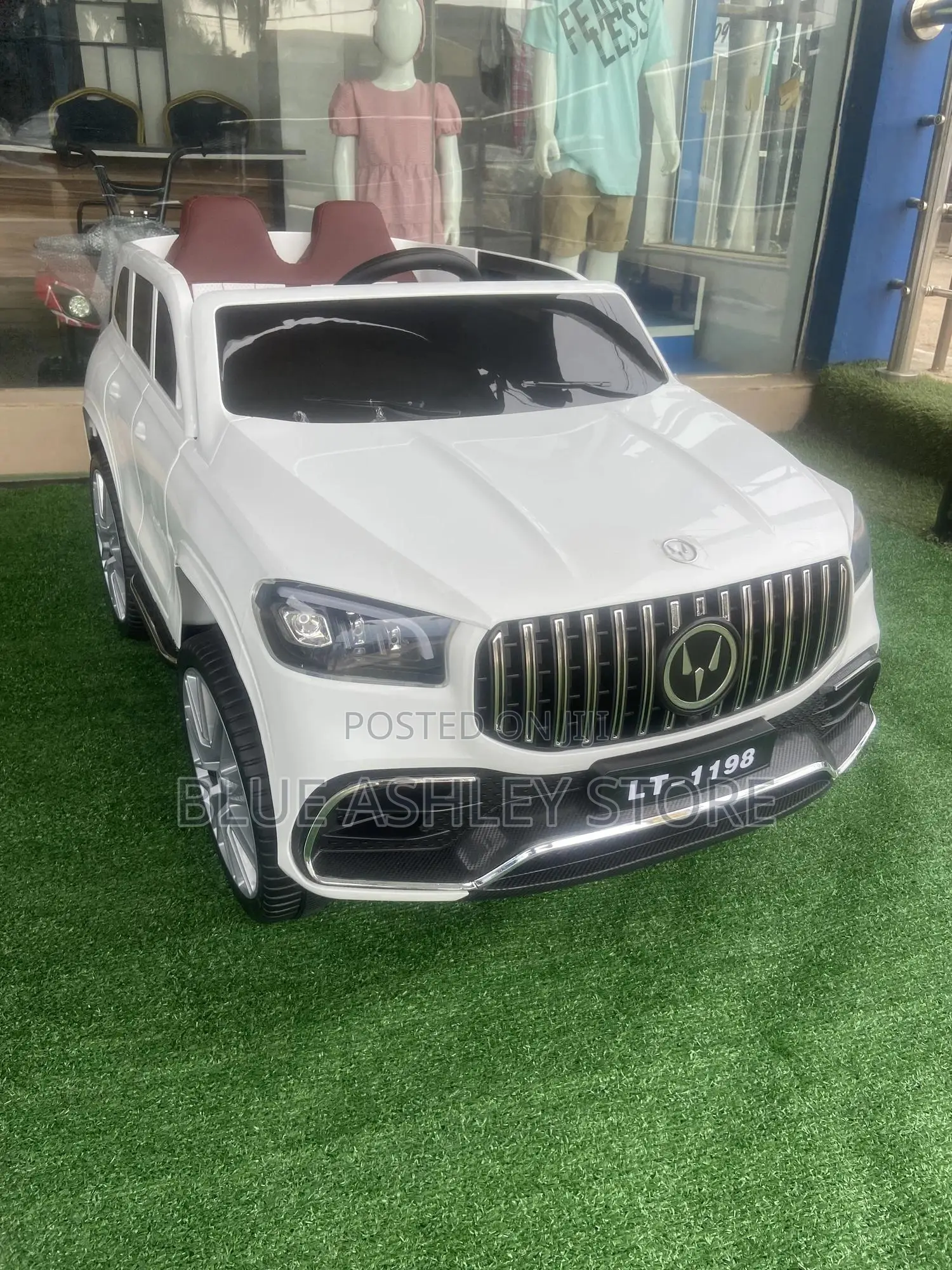 Benz Lt 1198 12volt White