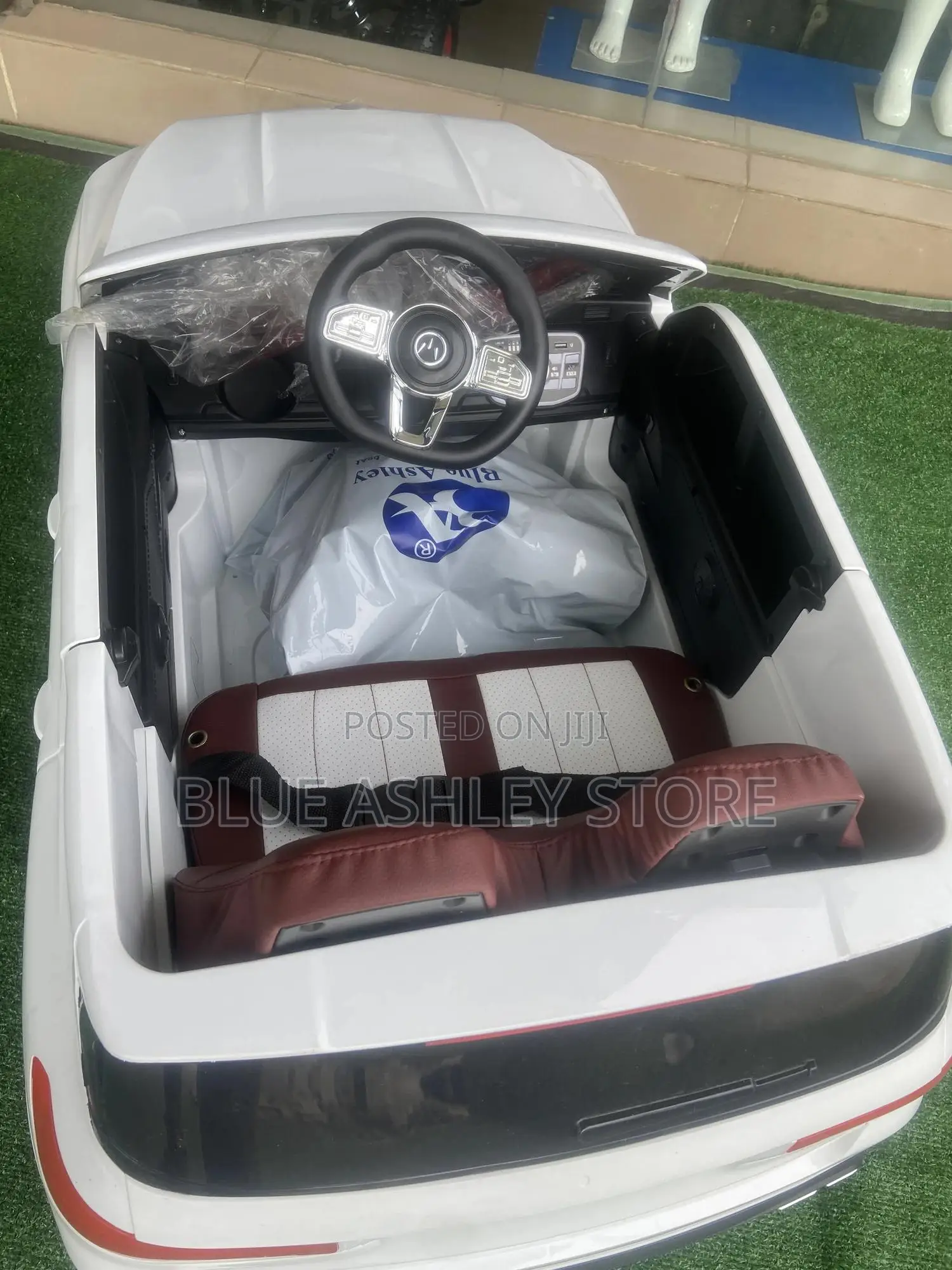 Benz Lt 1198 12volt White