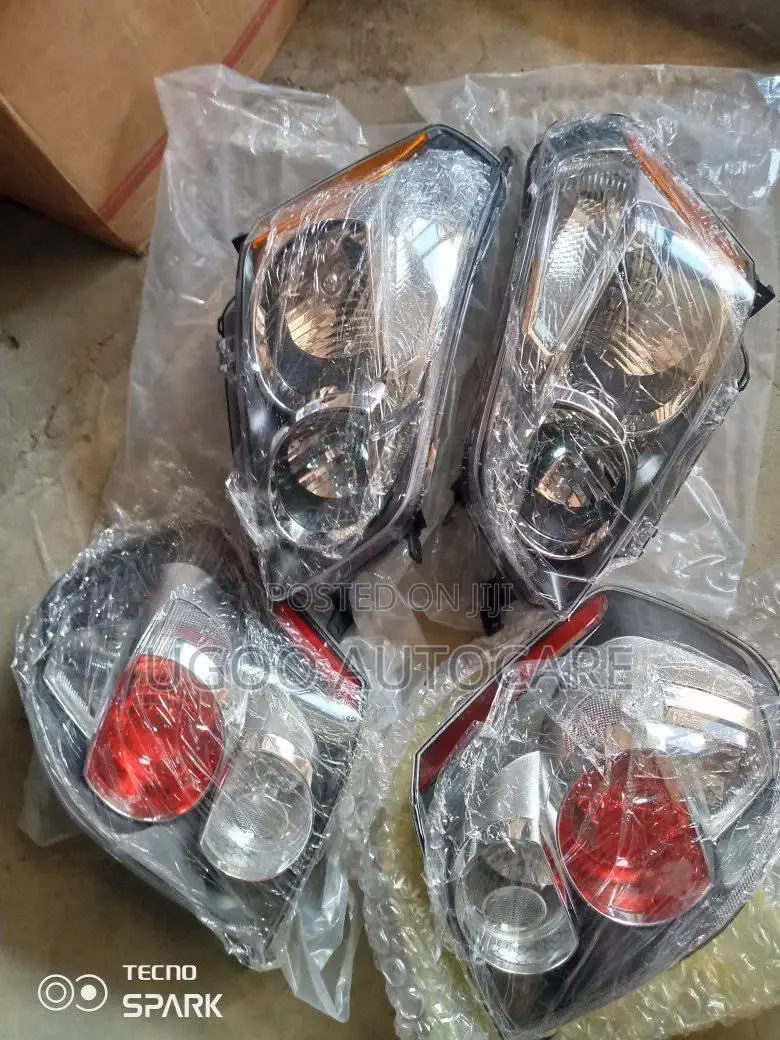 Headlamp and Backlight for Pontiac Vibe 2009