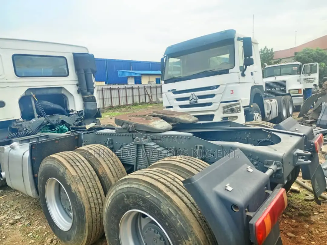 Howo Tractor 371 10tyres