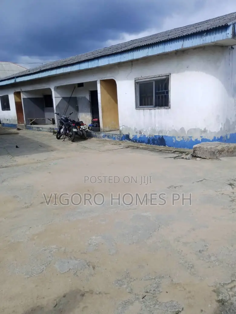 1bdrm Block of Flats in Port-Harcourt for sale