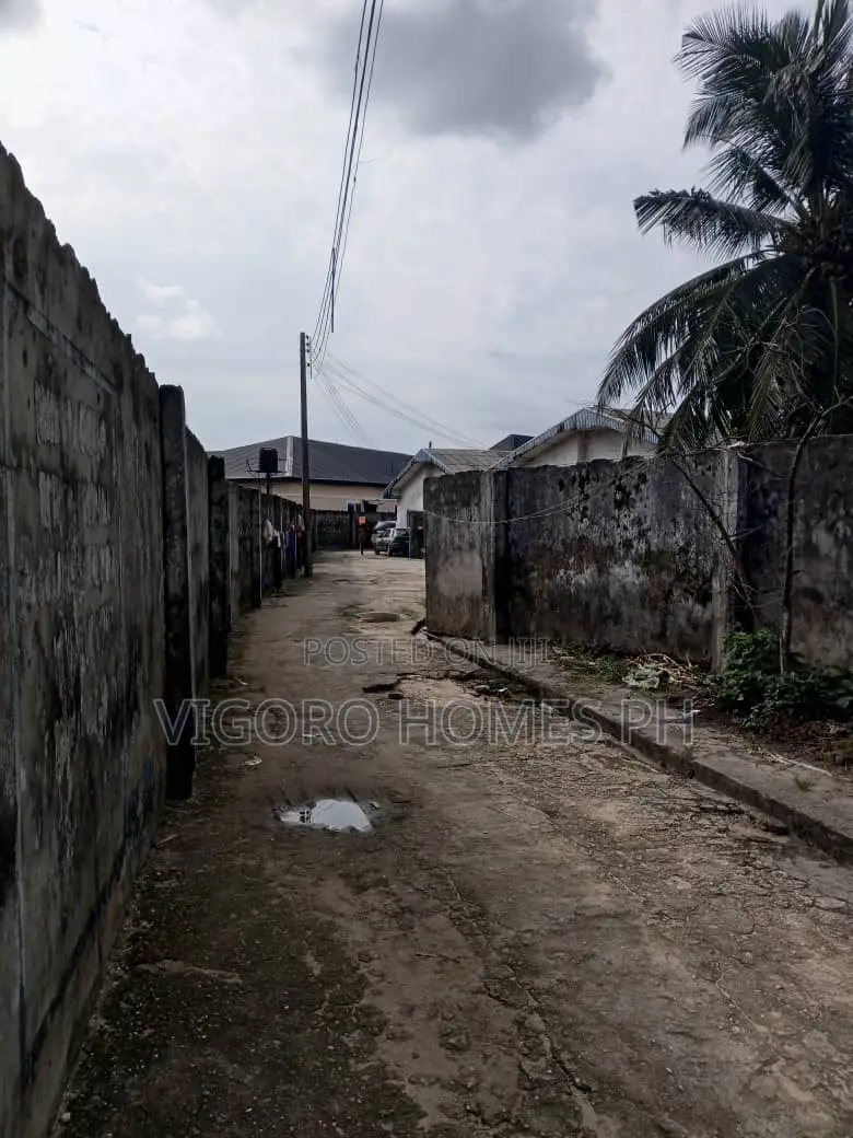 1bdrm Block of Flats in Port-Harcourt for sale
