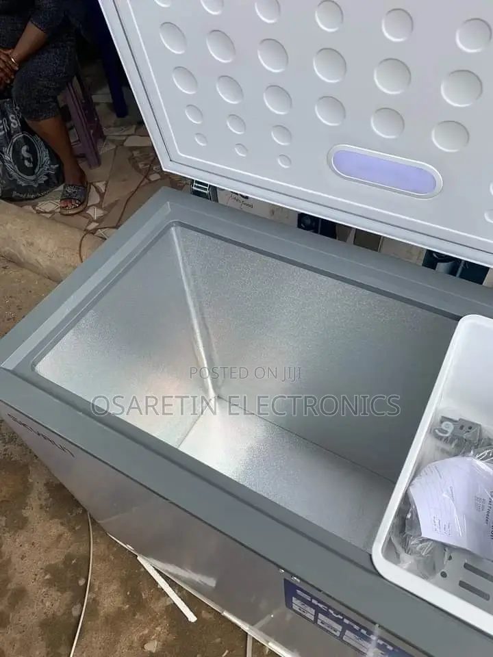 Skyrun Freezer 200a Cools From Down to Up