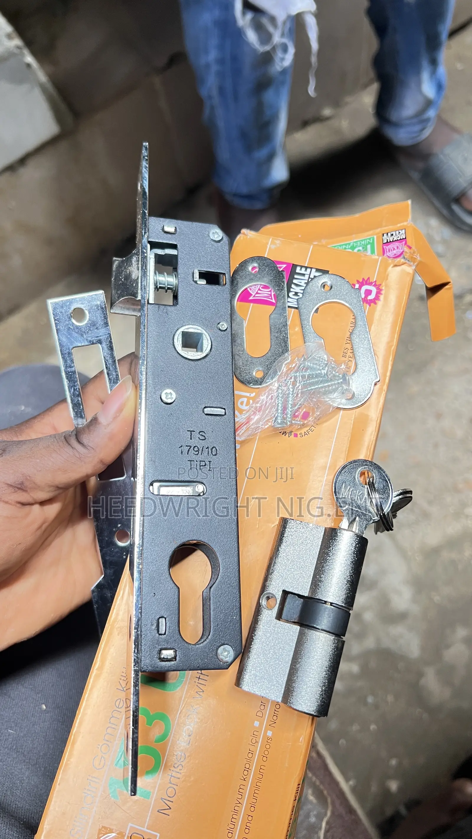 Aluminum Door Compete Lockset “20”Mm