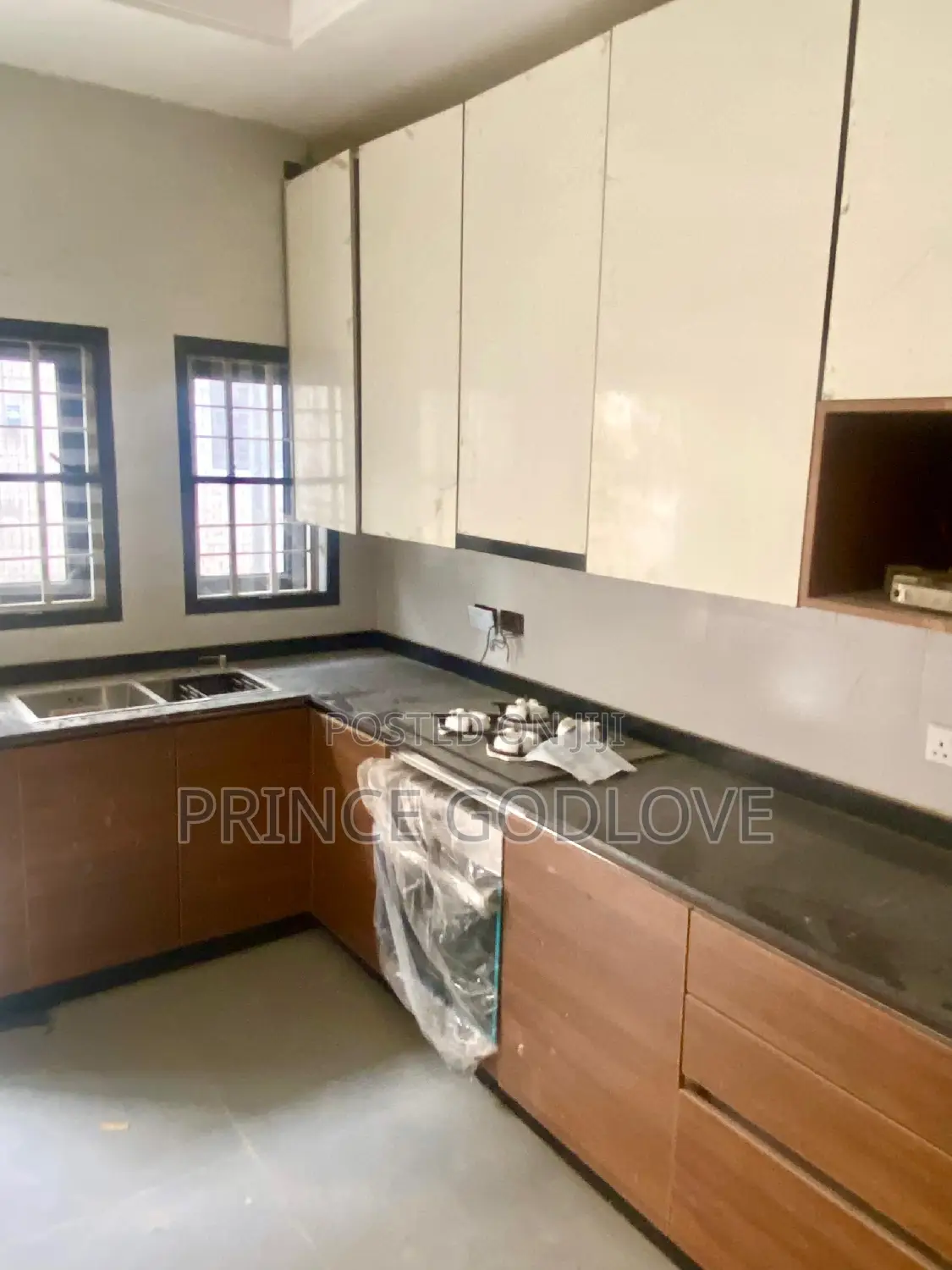 4bdrm Townhouse Terrace in Chase Ville, Life Camp for rent
