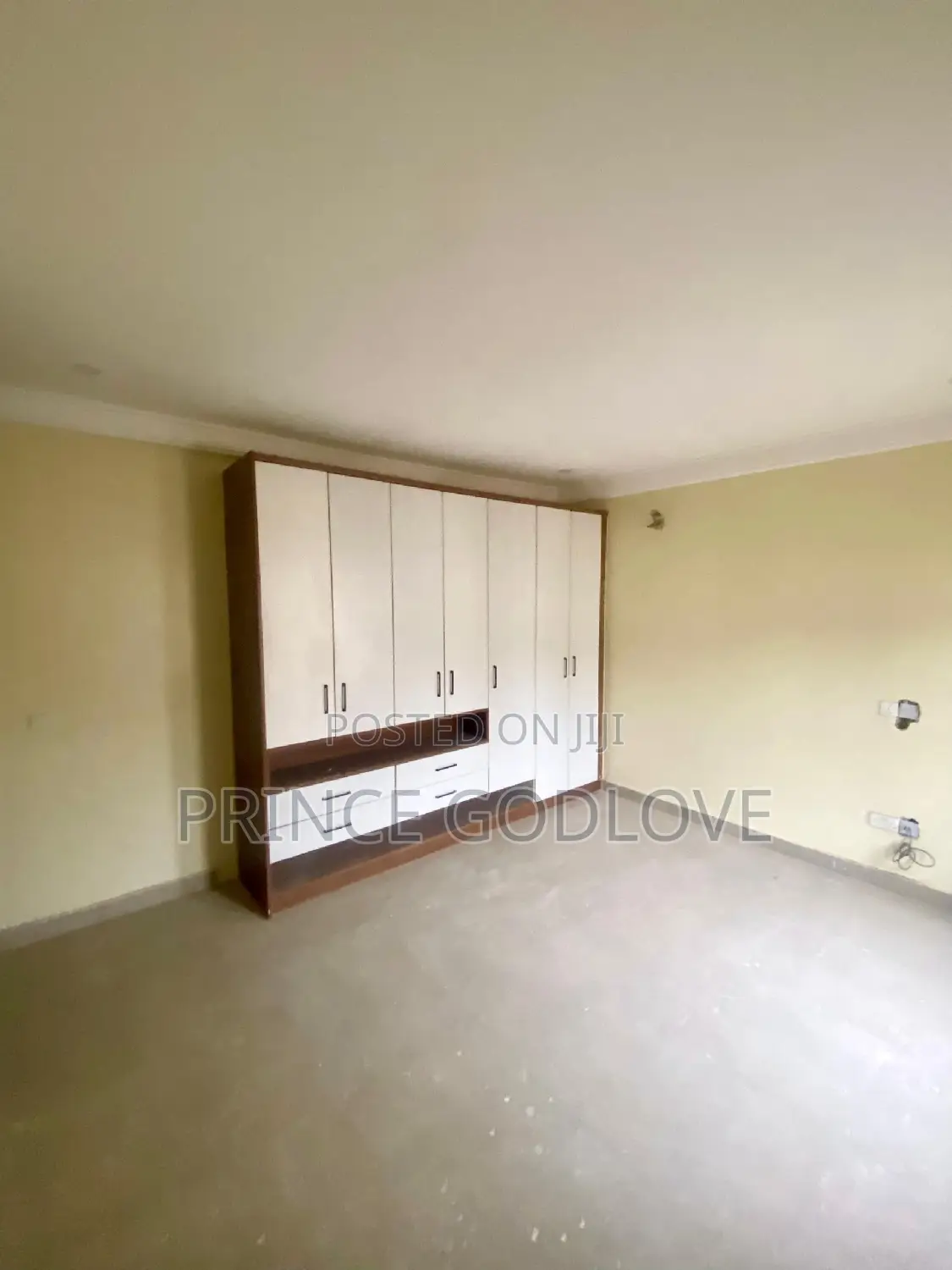 4bdrm Townhouse Terrace in Chase Ville, Life Camp for rent