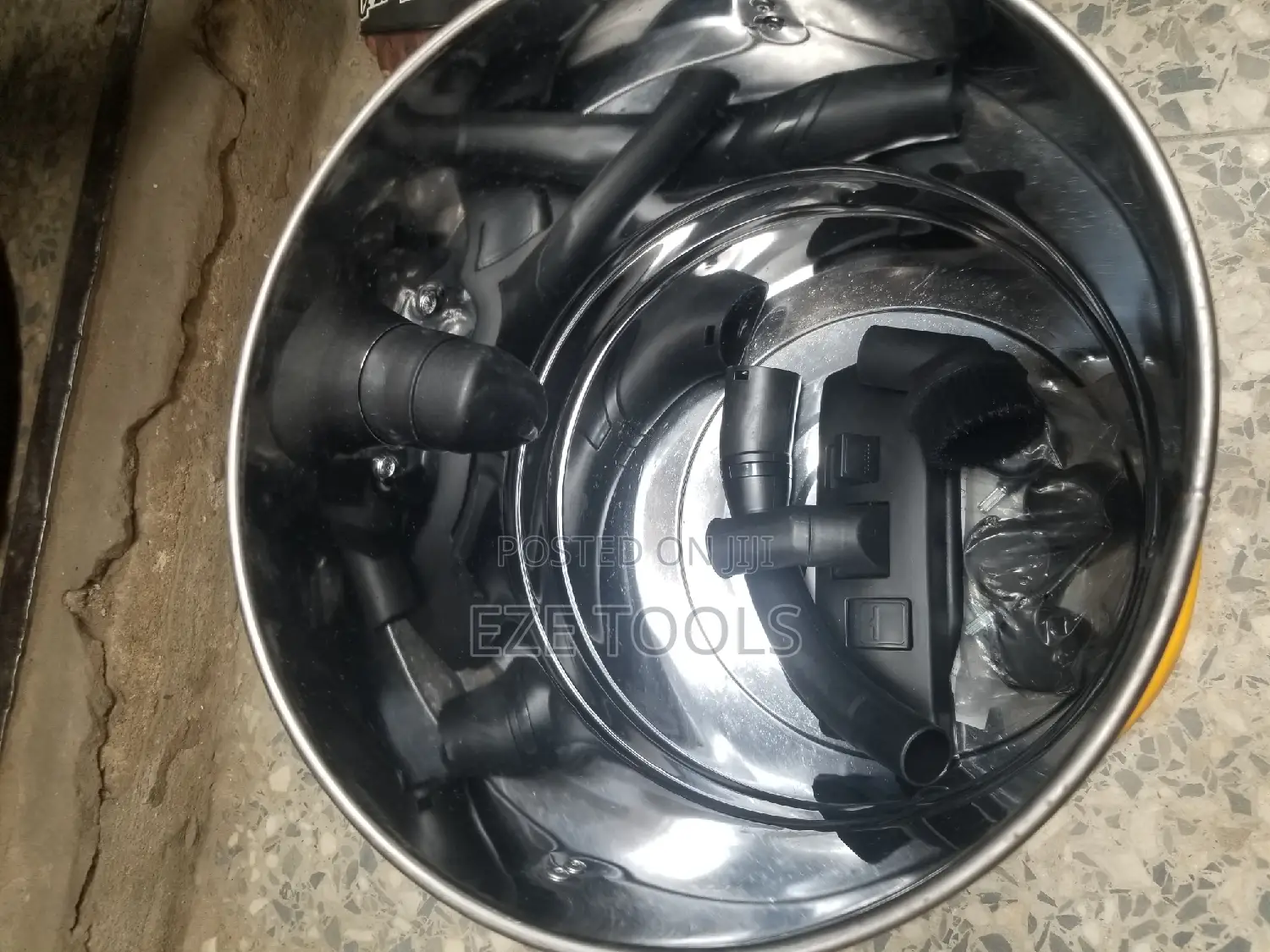 30litres Wet and Dry Vacuum Cleaner
