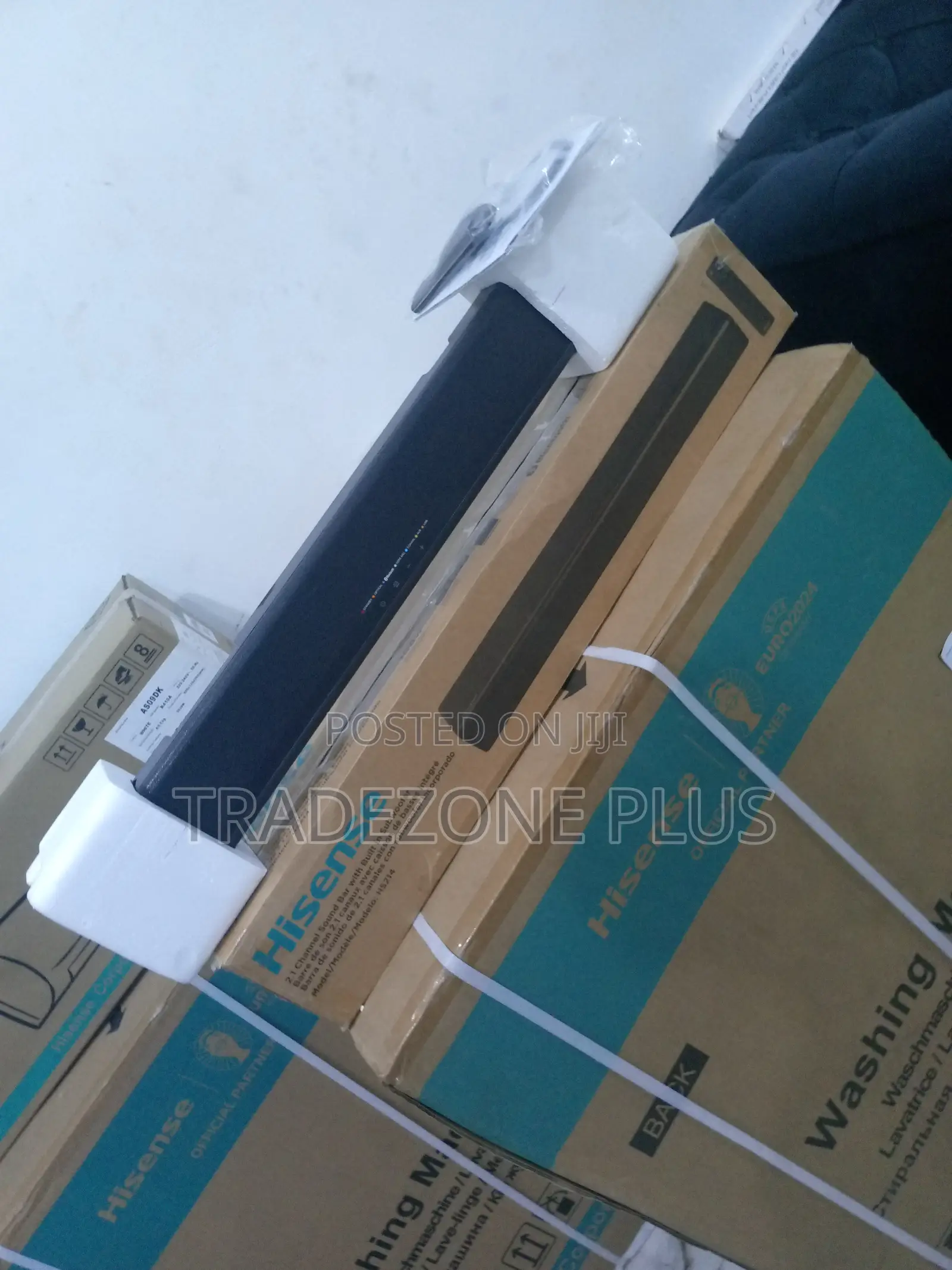 Effective Hisense Souindbar With Inbuilt Subwoofer [Hs214]