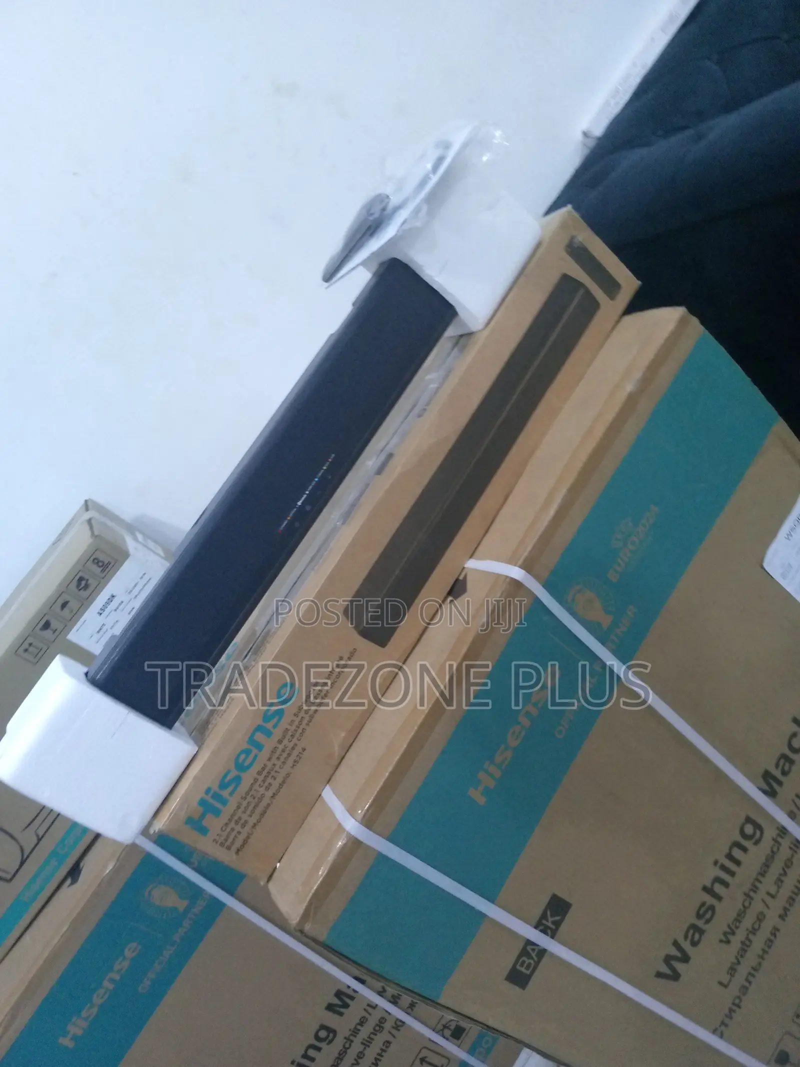 Effective Hisense Souindbar With Inbuilt Subwoofer [Hs214]
