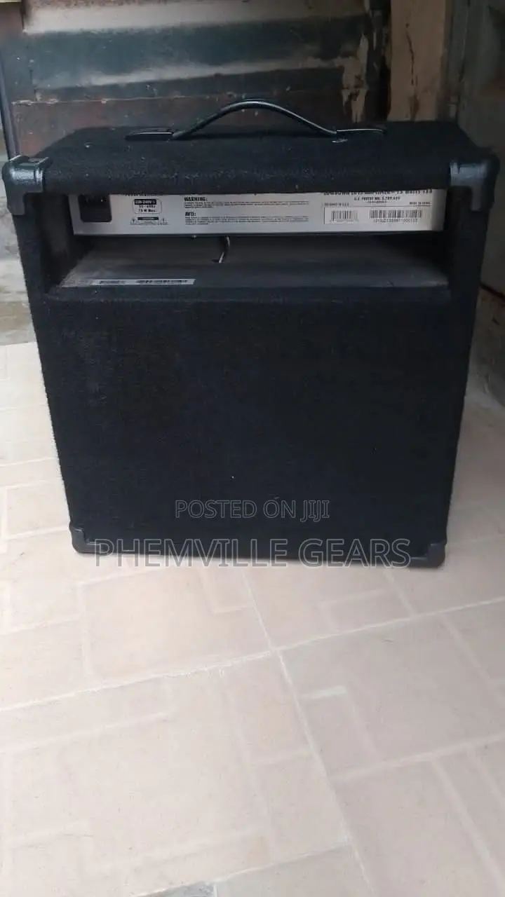 Line 6 Uk Used Bass Combo Speaker