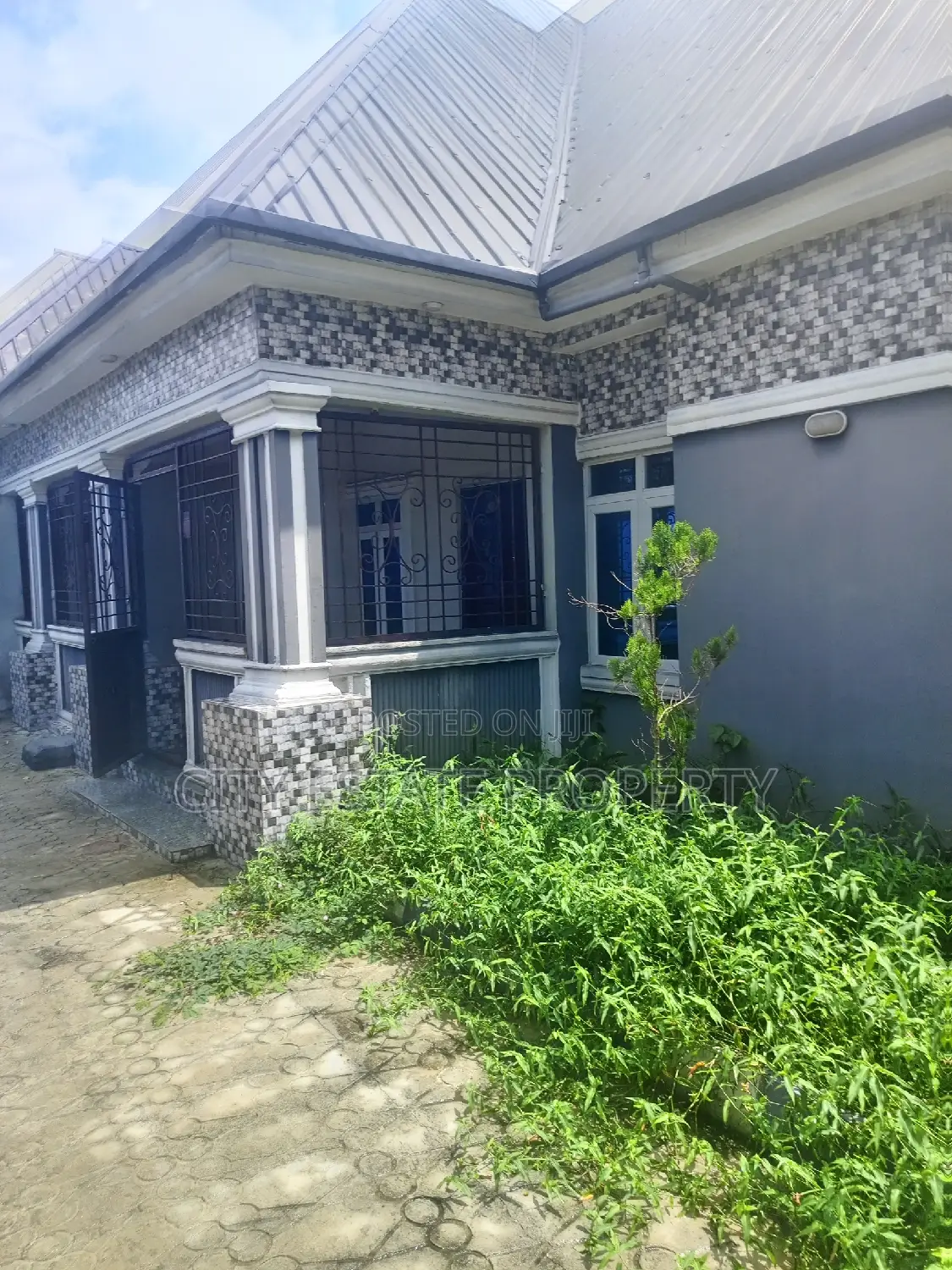 4bdrm Bungalow in Nddc Estate, Port-Harcourt for rent