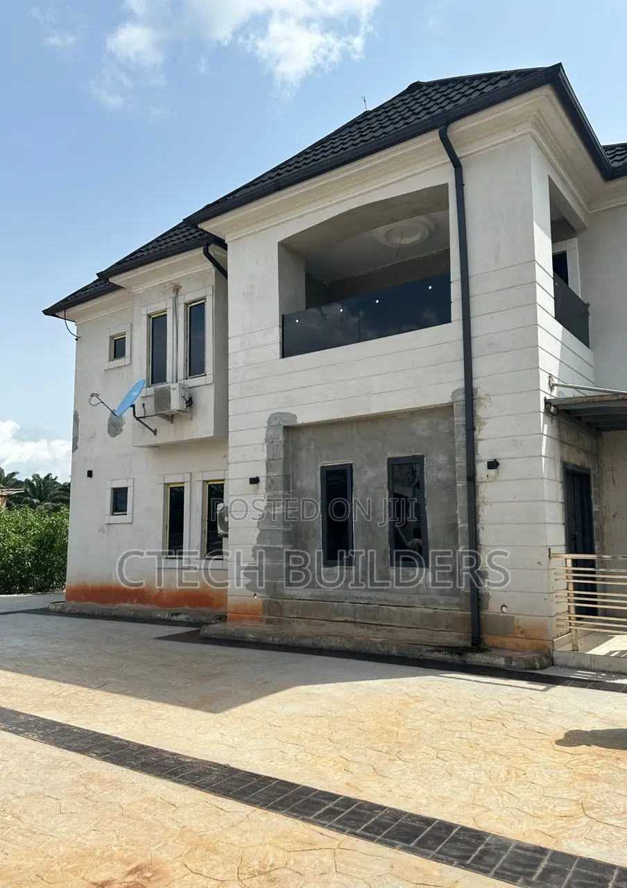 4bdrm Duplex in Benin City for sale