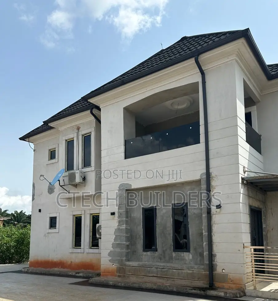 4bdrm Duplex in Benin City for sale