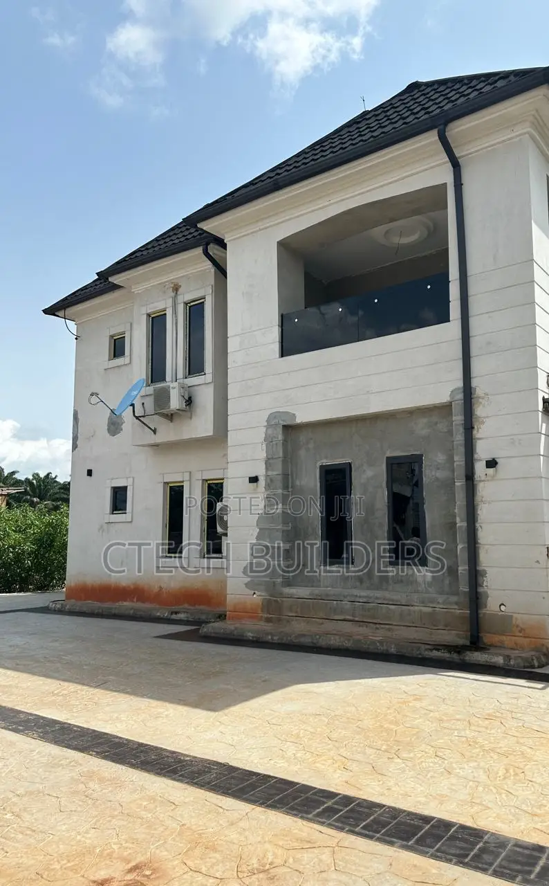 4bdrm Duplex in Benin City for sale