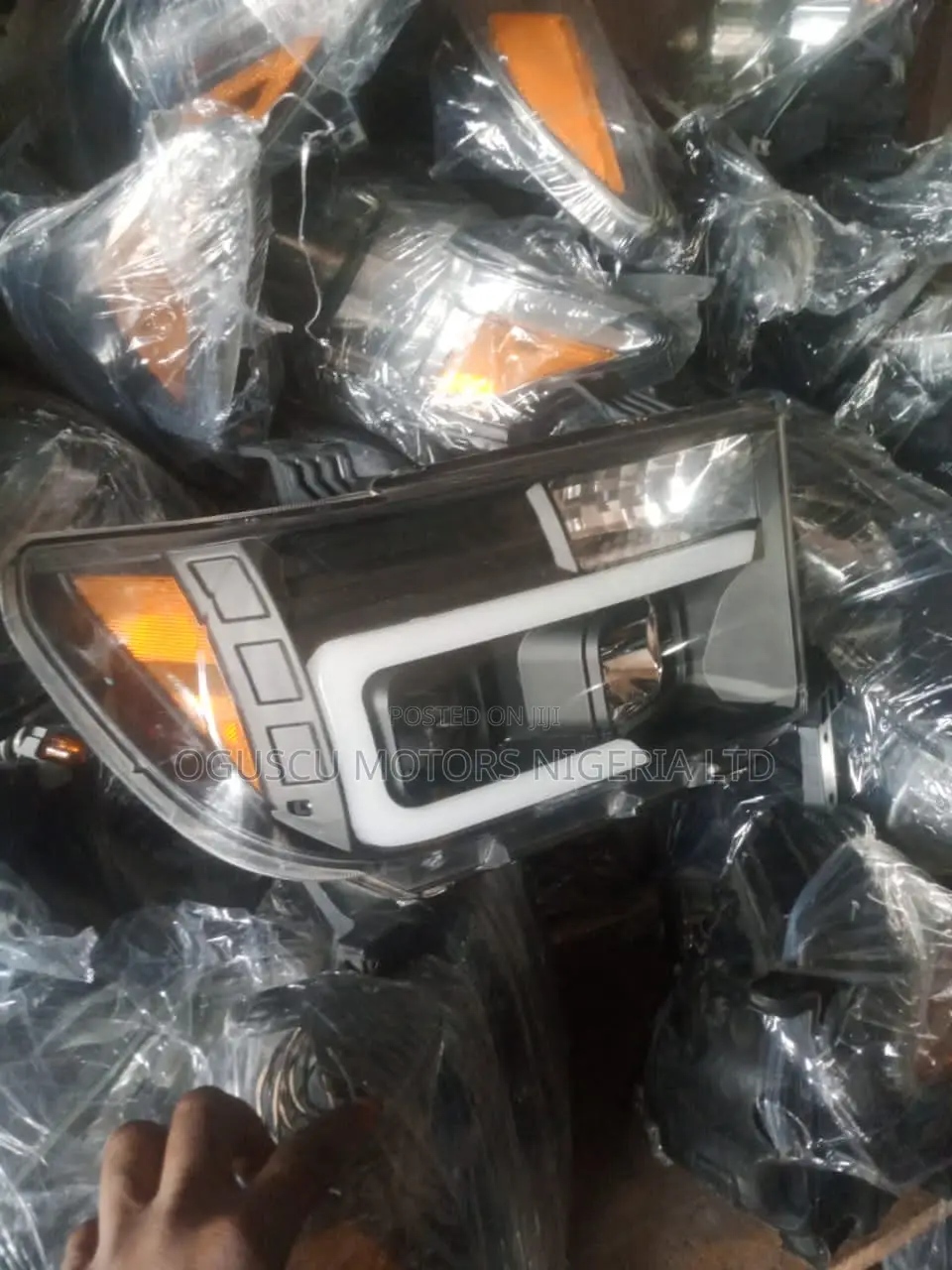Headlamp Tundra 2008 to 2013 With LED Light