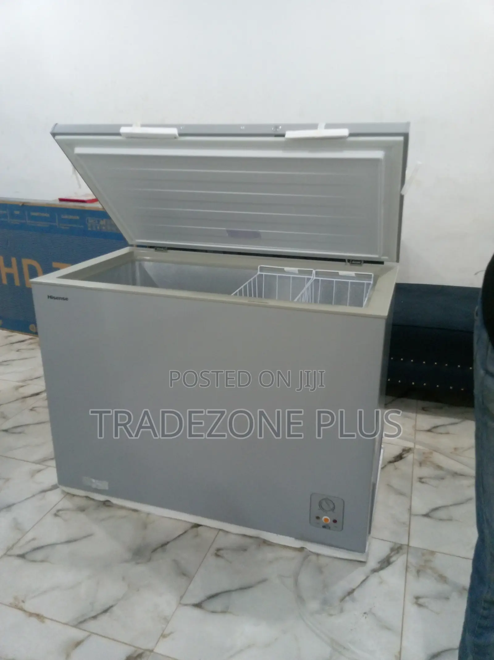 Classic Hisense 297ltr Chest Freezer