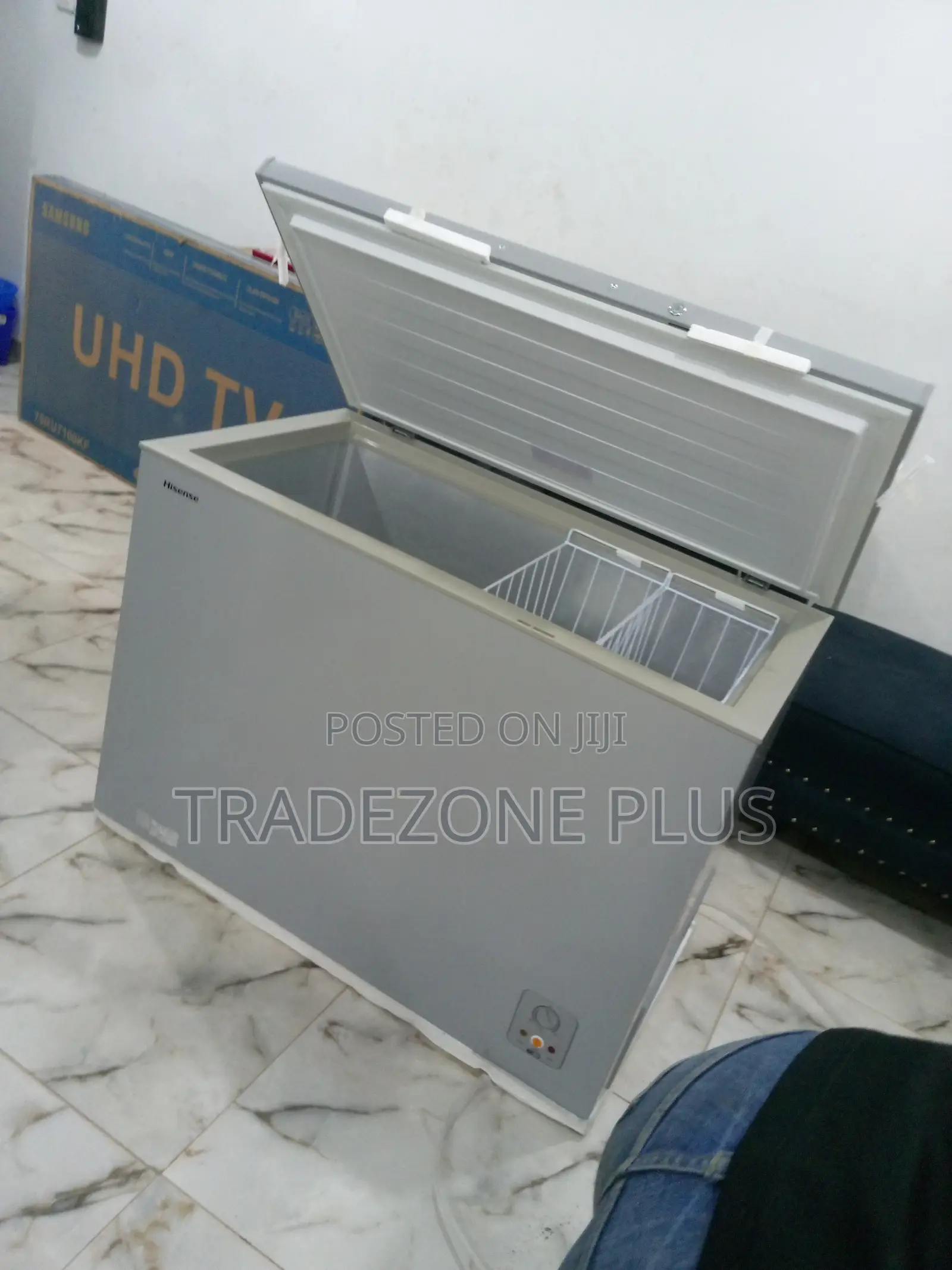 Classic Hisense Fc390sh Chest Freezer
