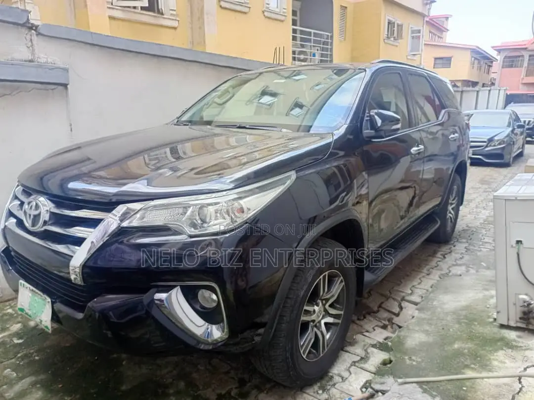 Toyota Fortuner 2.7 AWD 2018 Black