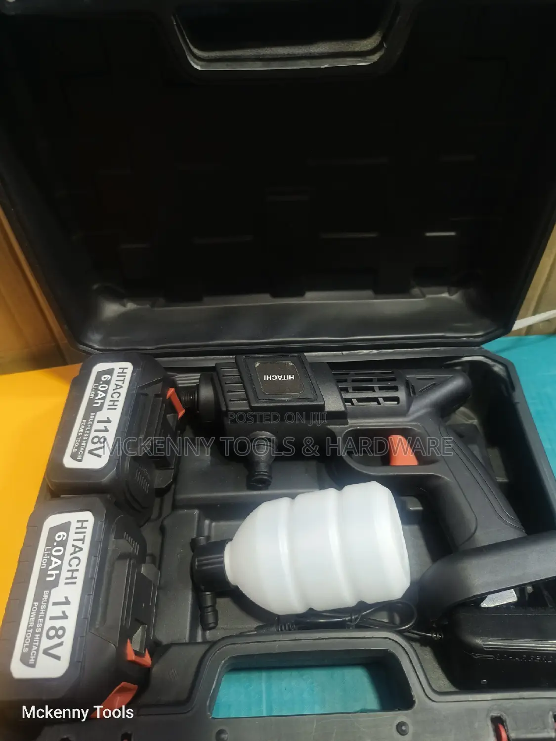 Hitachi Rechargeable Pressure Car Washing Machine - 118v