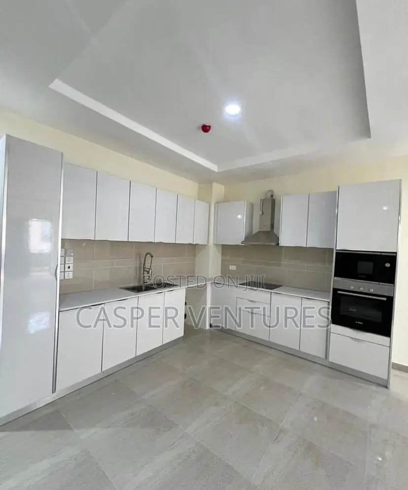 1bdrm Condo in Phase 1 for rent