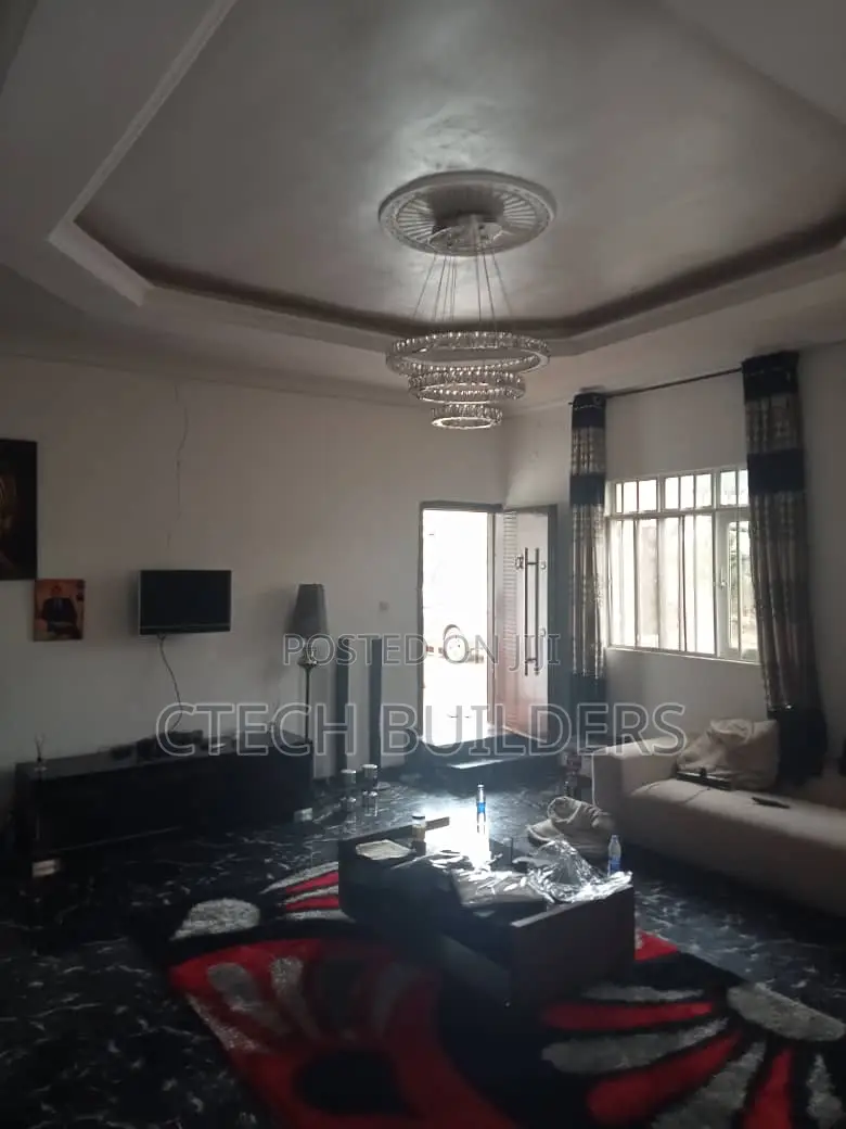 4bdrm Bungalow in Benin City for sale