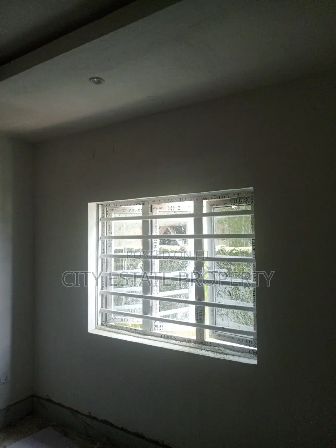 8bdrm Townhouse/Terrace in Crystal View Estate, Owerri for Sale