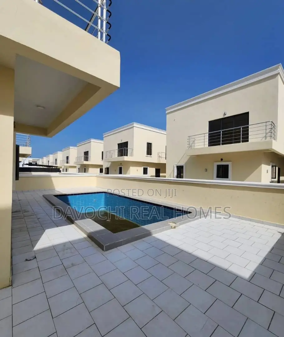 5bdrm Duplex in Chevron Drive, Lekki for rent